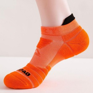 Elite Basketball Socks for Men - Moisture-Wicking Grip Sole & Cushioned Crew Socks for