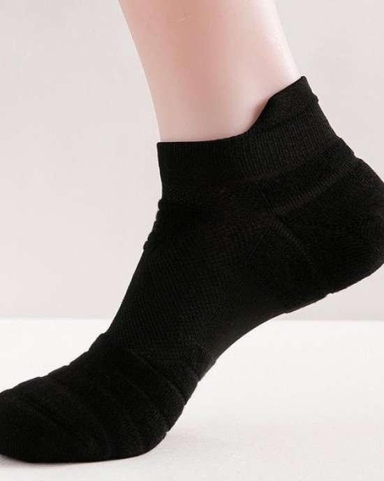 Elite Basketball Socks for Men - Moisture-Wicking Grip Sole & Cushioned Crew Socks for